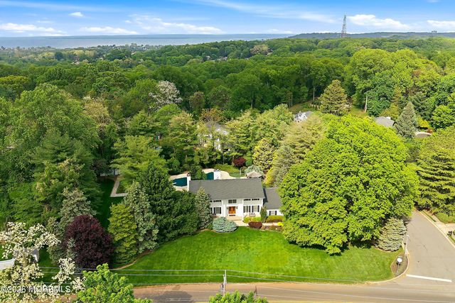 2 Constitution Drive, Leonardo, NJ 07737