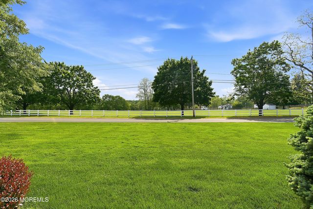 2 Constitution Drive, Leonardo, NJ 07737