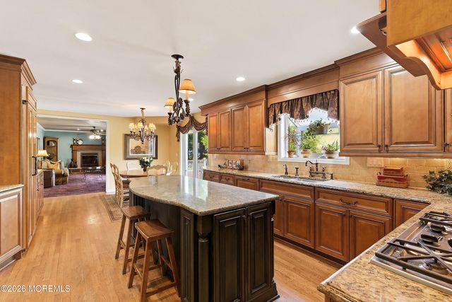 2 Constitution Drive, Leonardo, NJ 07737