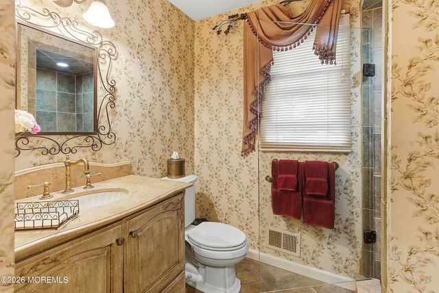 2 Constitution Drive, Leonardo, NJ 07737