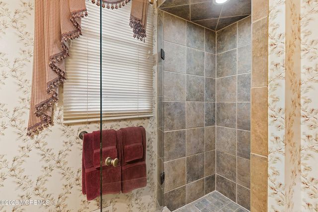 2 Constitution Drive, Leonardo, NJ 07737