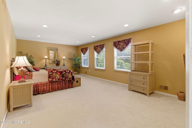 2 Constitution Drive, Leonardo, NJ 07737