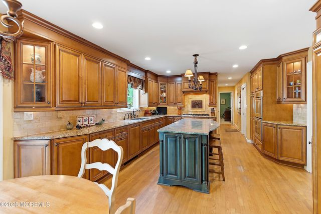2 Constitution Drive, Leonardo, NJ 07737