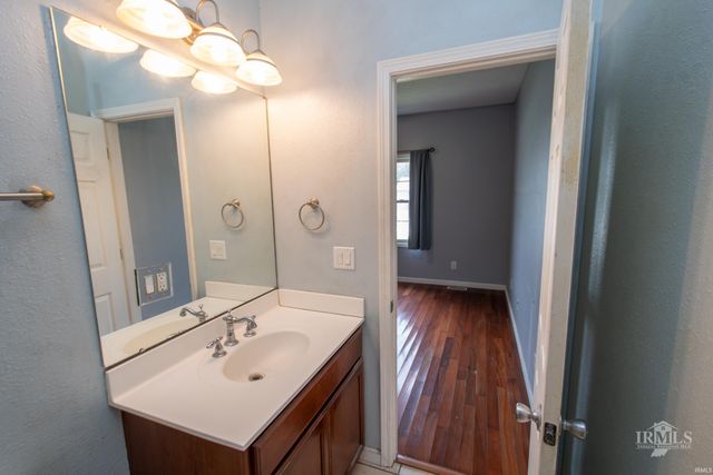 7816 W Frankie Lane, Yorktown, IN 47396