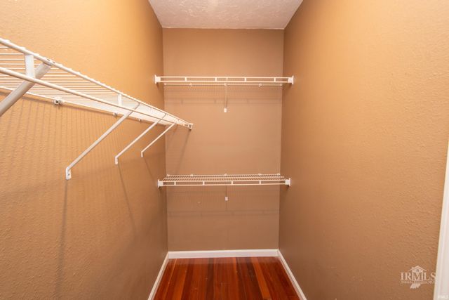 7816 W Frankie Lane, Yorktown, IN 47396