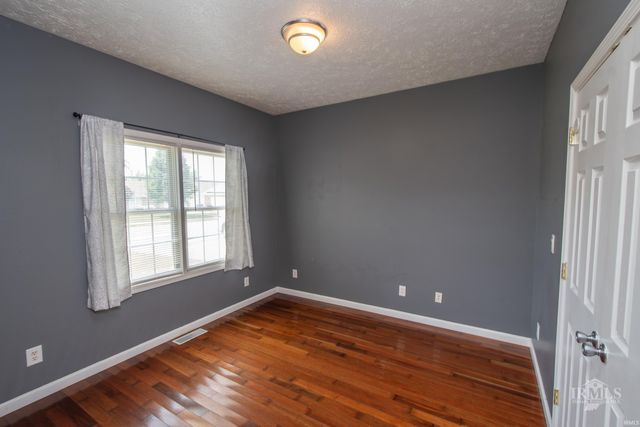 7816 W Frankie Lane, Yorktown, IN 47396