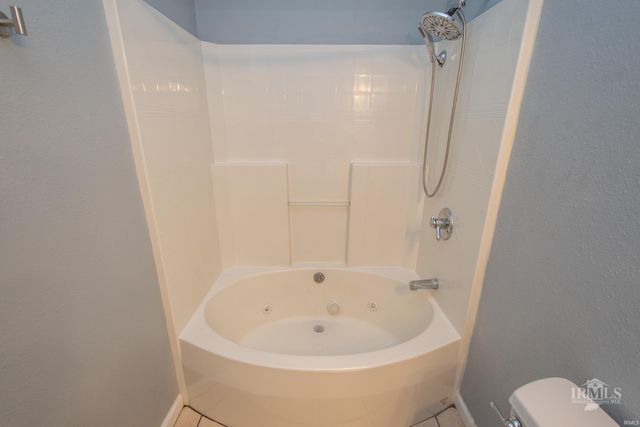 7816 W Frankie Lane, Yorktown, IN 47396