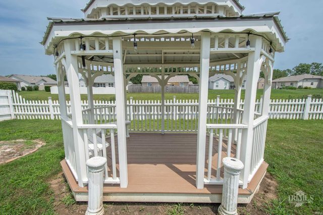 7816 W Frankie Lane, Yorktown, IN 47396