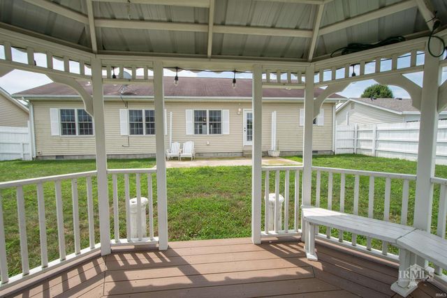 7816 W Frankie Lane, Yorktown, IN 47396