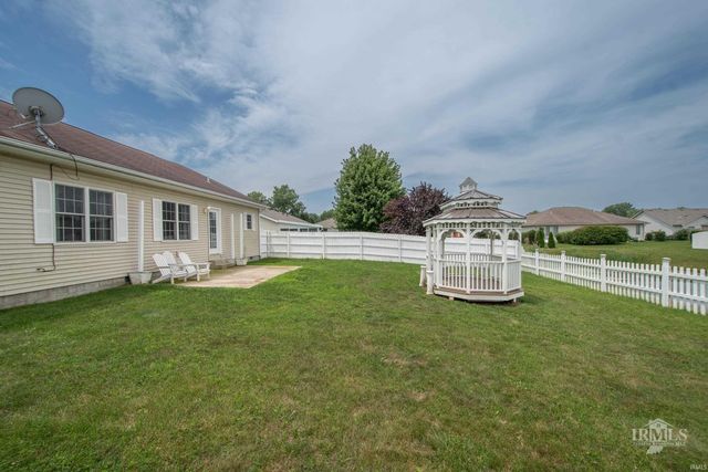 7816 W Frankie Lane, Yorktown, IN 47396