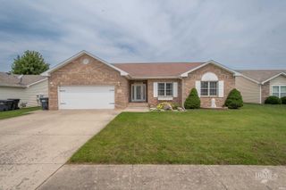 7816 W Frankie Lane, Yorktown, IN 47396
