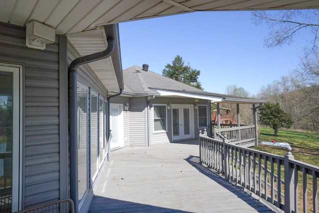 165 Cedar Point Rd, Bumpus Mills, TN 37028