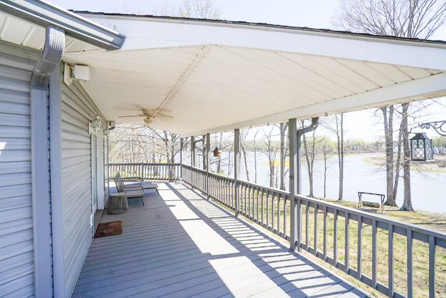 165 Cedar Point Rd, Bumpus Mills, TN 37028