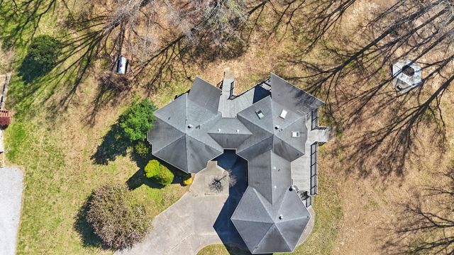 165 Cedar Point Rd, Bumpus Mills, TN 37028