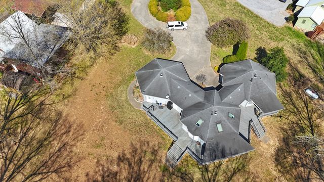 165 Cedar Point Rd, Bumpus Mills, TN 37028