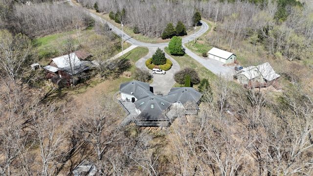 165 Cedar Point Rd, Bumpus Mills, TN 37028