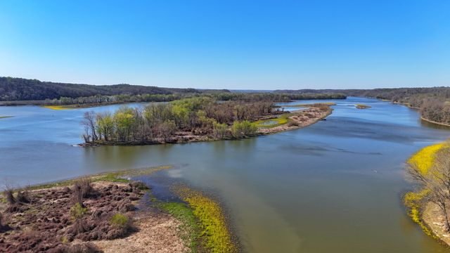 165 Cedar Point Rd, Bumpus Mills, TN 37028