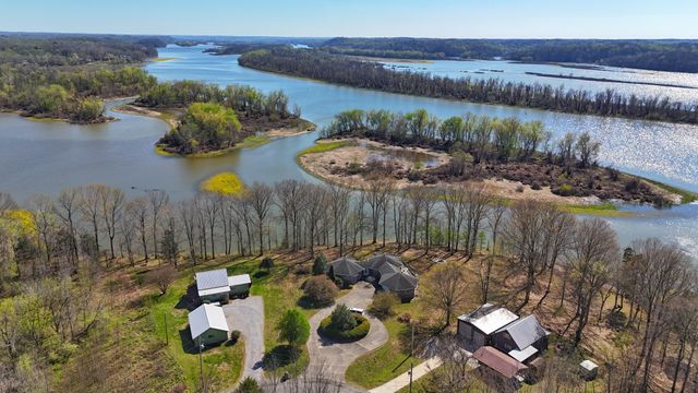 165 Cedar Point Rd, Bumpus Mills, TN 37028