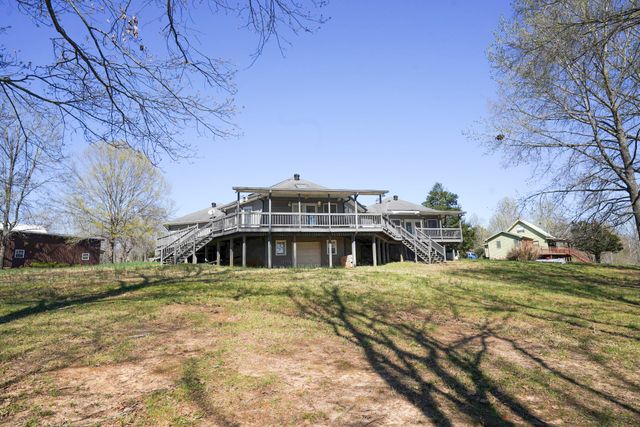 165 Cedar Point Rd, Bumpus Mills, TN 37028