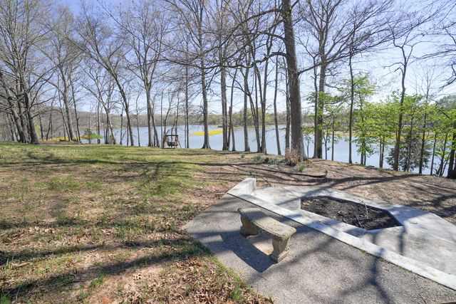 165 Cedar Point Rd, Bumpus Mills, TN 37028