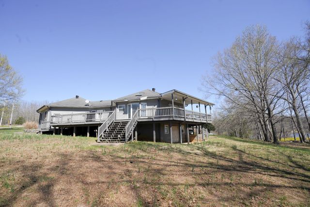 165 Cedar Point Rd, Bumpus Mills, TN 37028