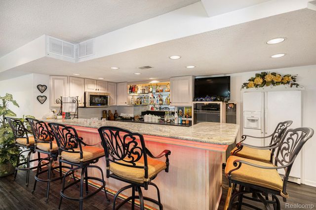 841 OLD MILFORD FARMS, Milford Charter Township, MI 48381