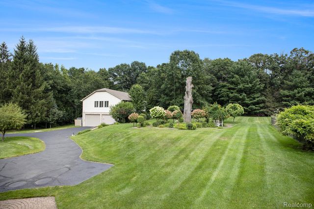 841 OLD MILFORD FARMS, Milford Charter Township, MI 48381