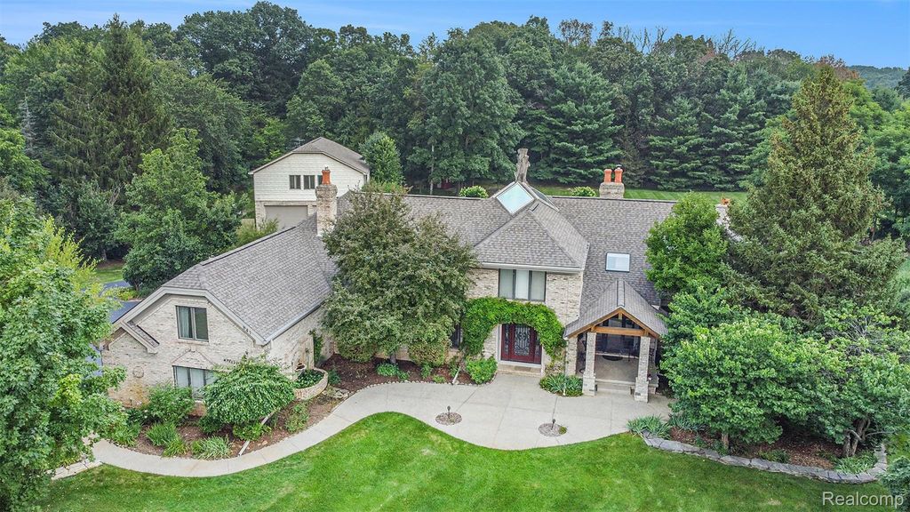 841 OLD MILFORD FARMS, Milford Charter Township, MI 48381