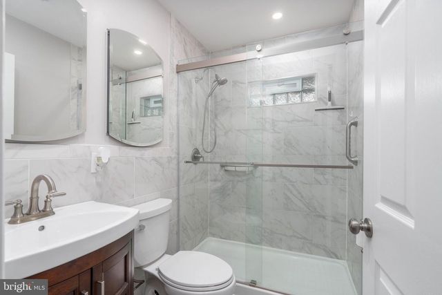 38 VICAR LN, Levittown, PA 19054