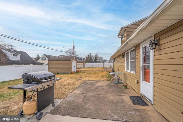 38 VICAR LN, Levittown, PA 19054