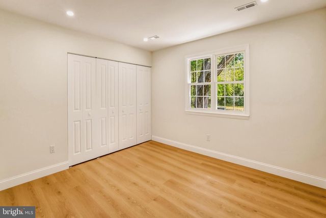 114 S RIVER DR, Williamstown, NJ 08094
