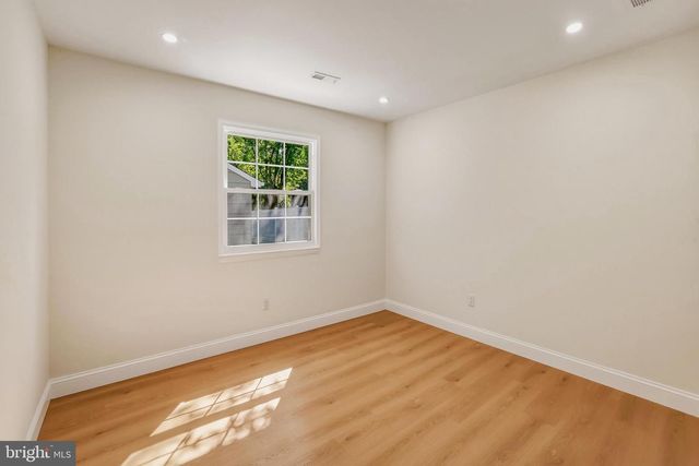 114 S RIVER DR, Williamstown, NJ 08094