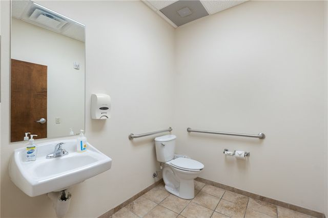 101 N 37th Street, Rogers, AR 72756