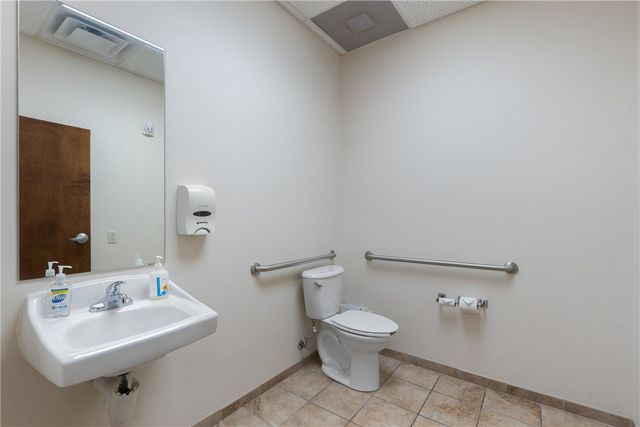 101 N 37th Street, Rogers, AR 72756