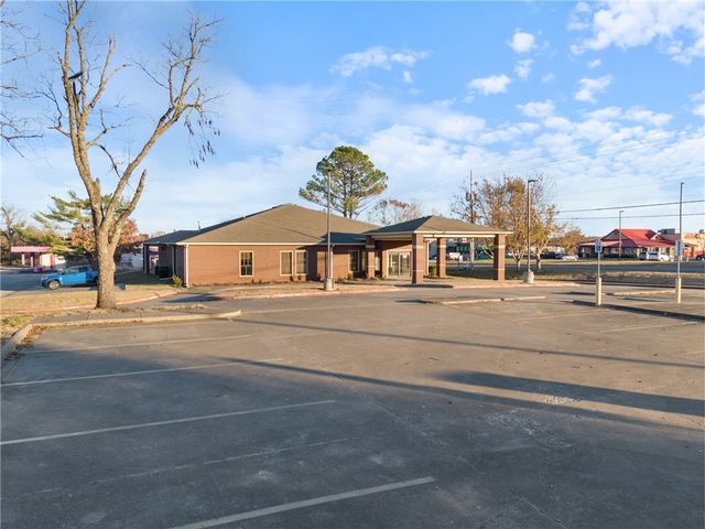 101 N 37th Street, Rogers, AR 72756