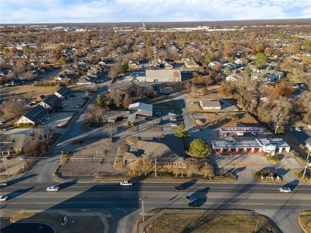 101 N 37th Street, Rogers, AR 72756