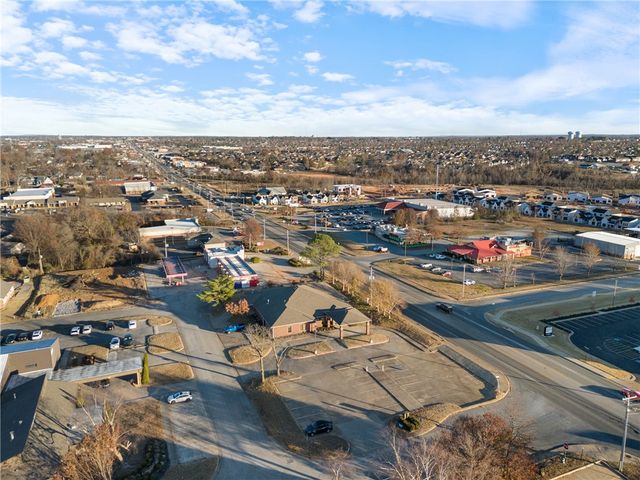 101 N 37th Street, Rogers, AR 72756