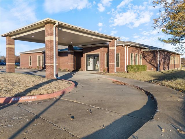 101 N 37th Street, Rogers, AR 72756