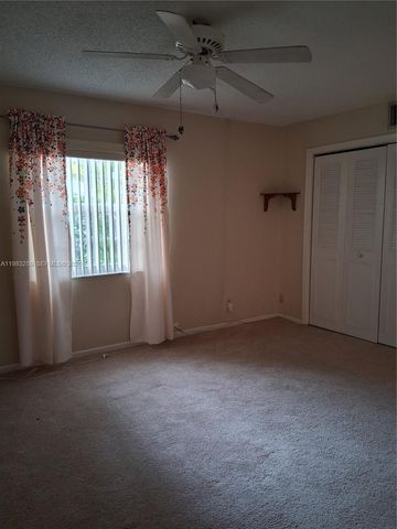 7556 Stirling Road 123, Davie, FL 33024