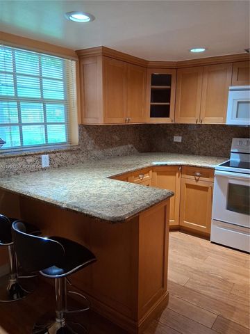 7556 Stirling Road 123, Davie, FL 33024