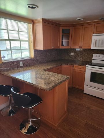 7556 Stirling Road 123, Davie, FL 33024