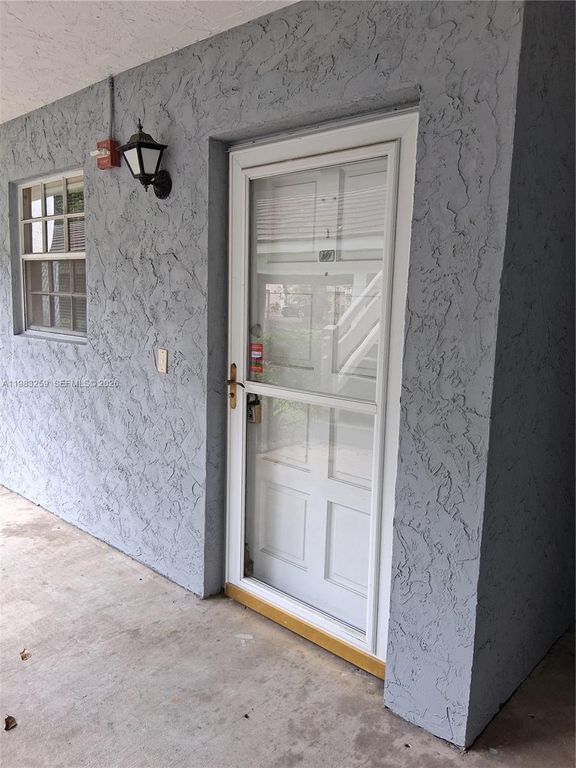 7556 Stirling Road 123, Davie, FL 33024