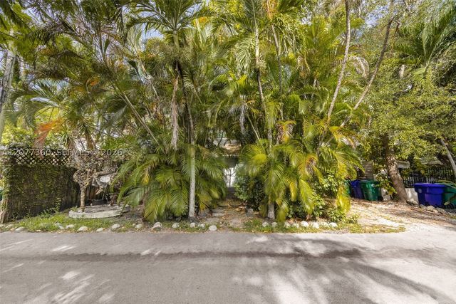 2952 Louise St, Coconut Grove, FL 33133