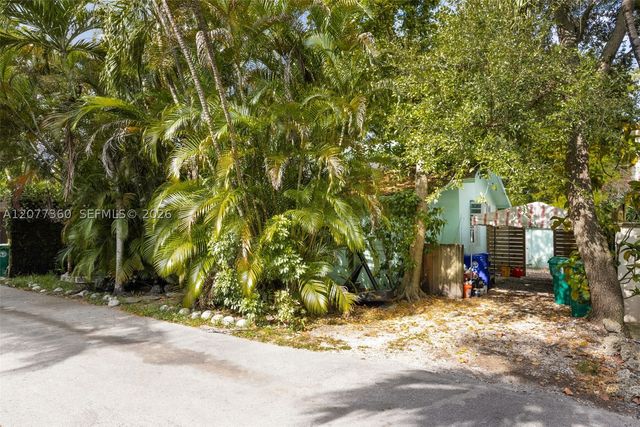 2952 Louise St, Coconut Grove, FL 33133