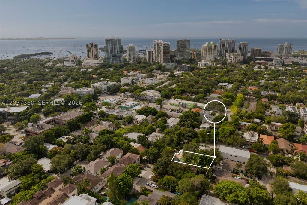 2952 Louise St, Coconut Grove, FL 33133