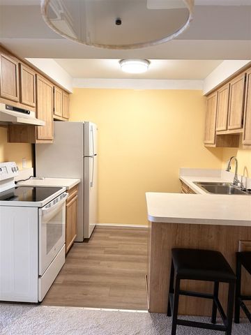 22039 E 11 Mile Road 20, Saint Clair Shores, MI 48081