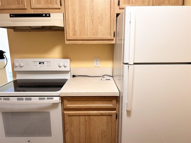 22039 E 11 Mile Road 20, Saint Clair Shores, MI 48081