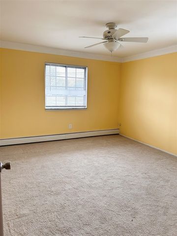 22039 E 11 Mile Road 20, Saint Clair Shores, MI 48081