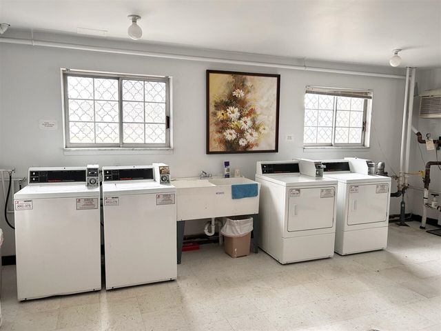 22039 E 11 Mile Road 20, Saint Clair Shores, MI 48081