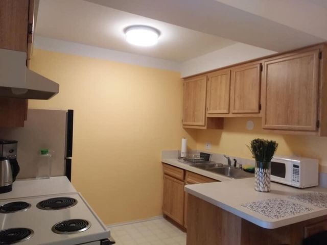 22039 E 11 Mile Road 20, Saint Clair Shores, MI 48081